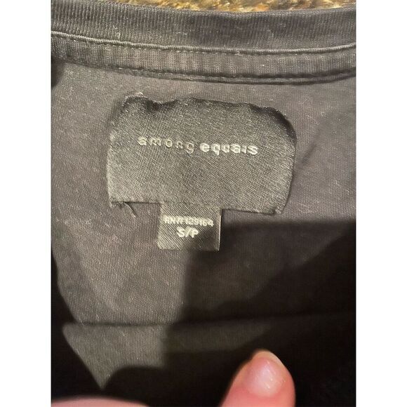 Among Equals Men's Small Black Graphic Tee Urban City Pride - Picture 4 of 5